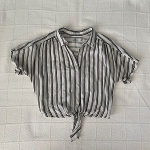 Striped Button down cropped blouse w tie